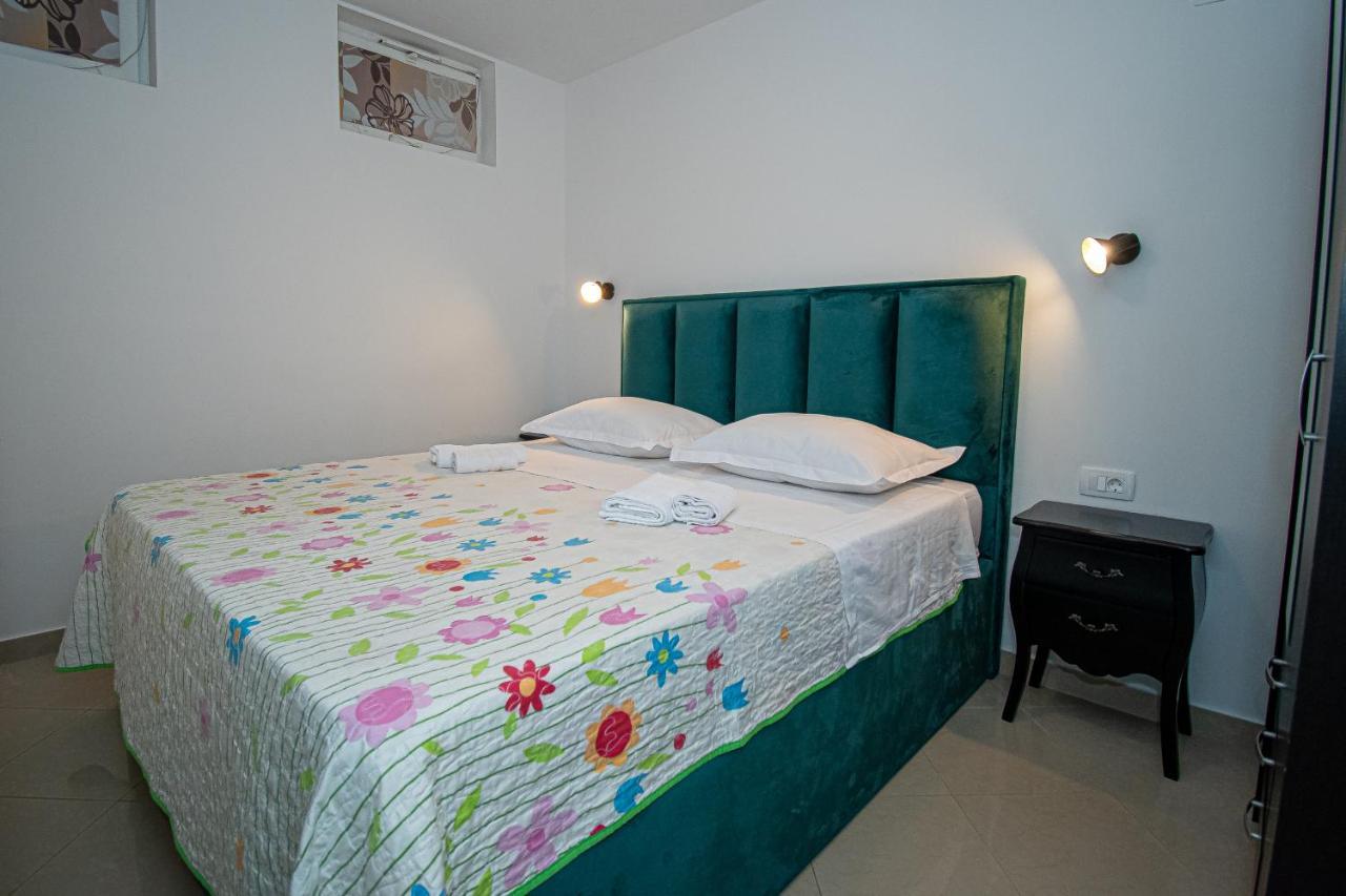Beachfront Apartments Gabine Kastela Exterior photo