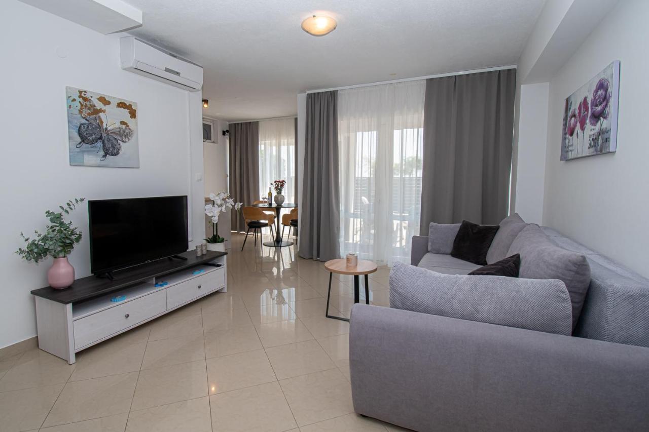 Beachfront Apartments Gabine Kastela Exterior photo