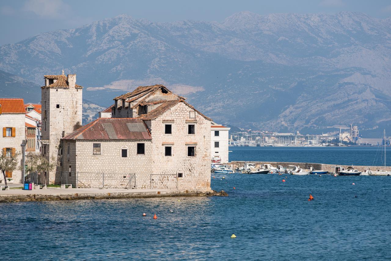 Beachfront Apartments Gabine Kastela Exterior photo