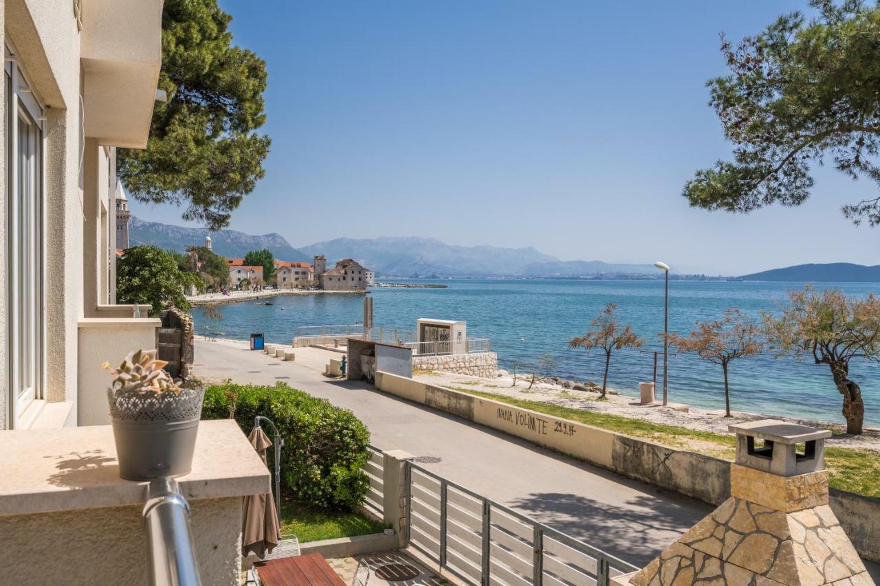 Beachfront Apartments Gabine Kastela Exterior photo